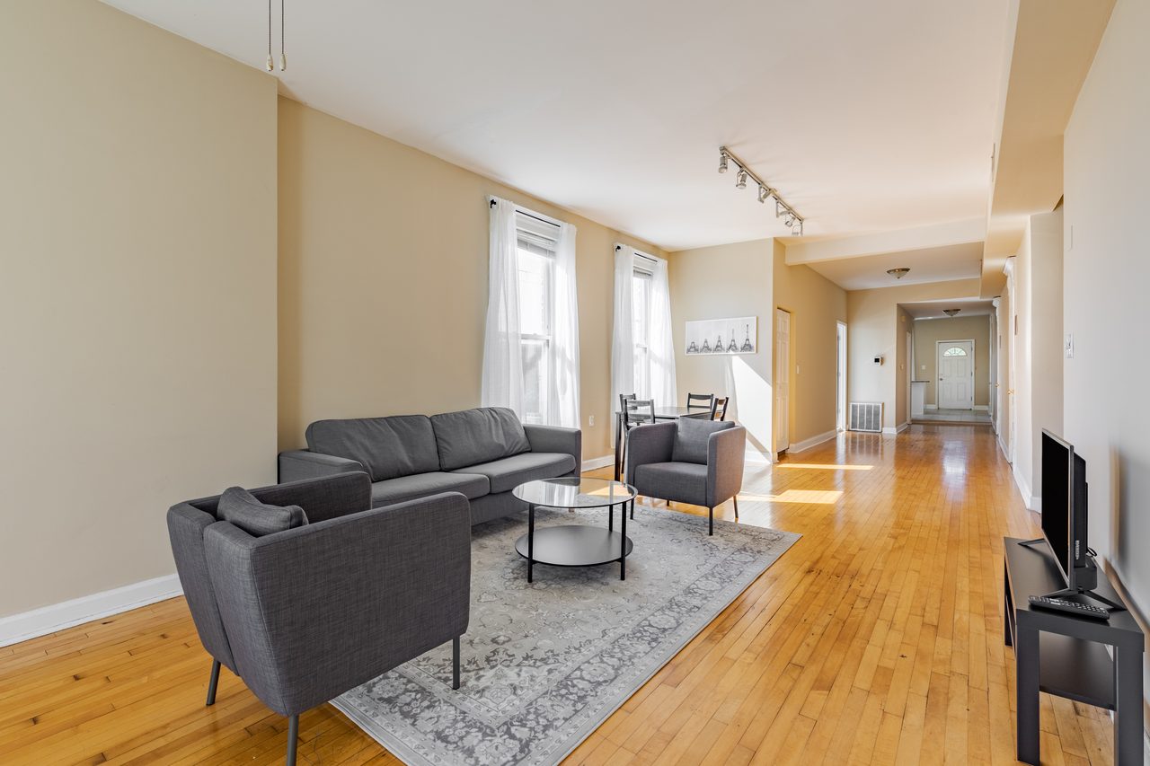 private room in West Town photo 5