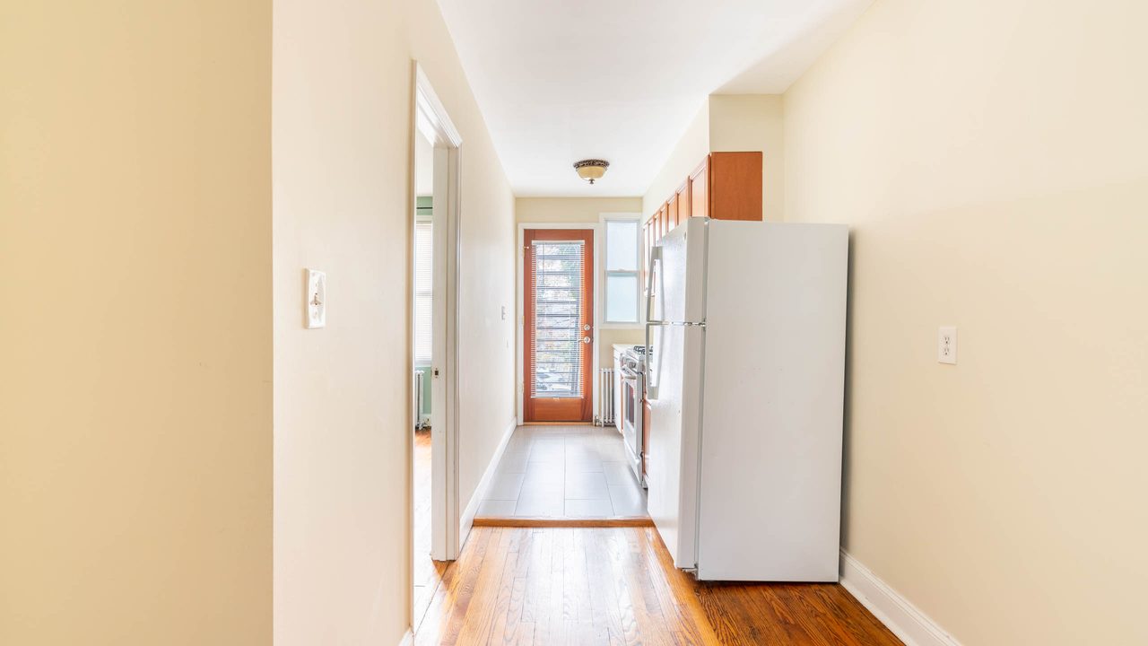 a room in Edgewood photo 5