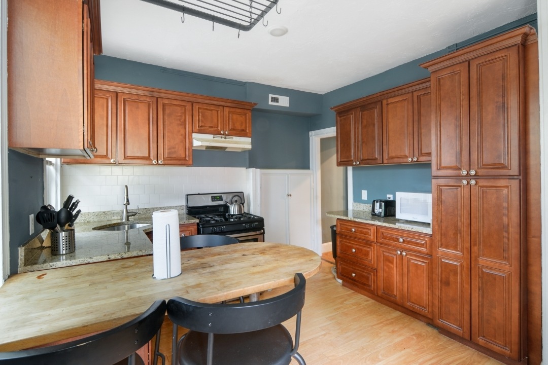 a room in Riverside photo 6