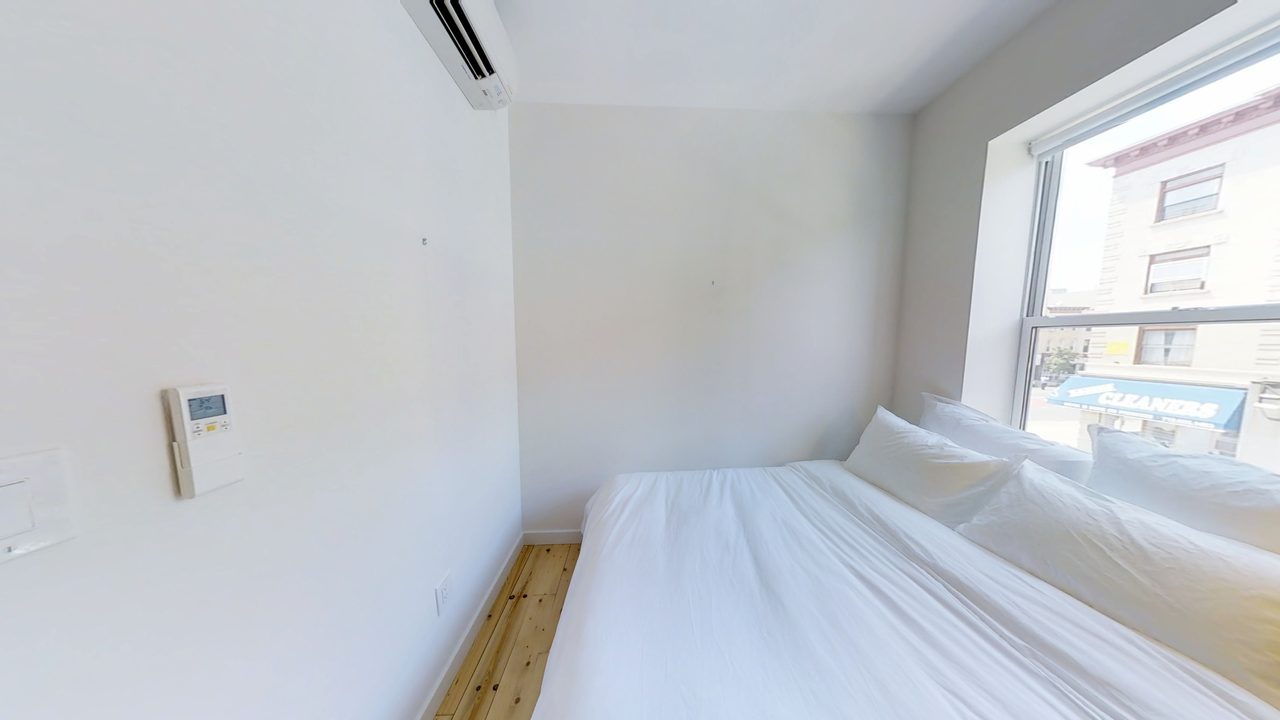 a room in Prospect Lefferts Gardens photo 2