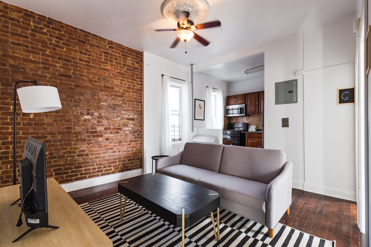 a room in Sugar Hill photo 7