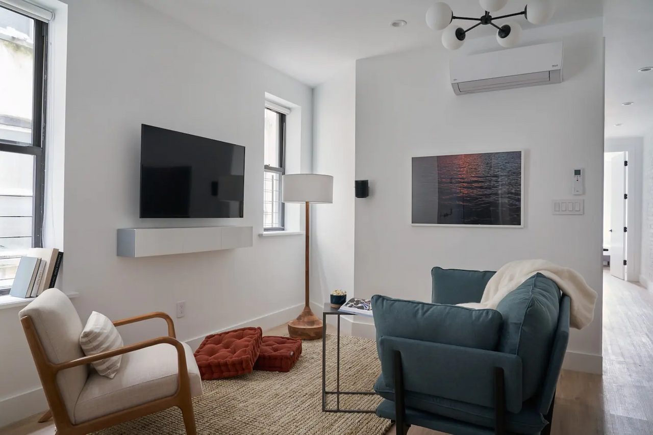 a room in Crown Heights photo 4