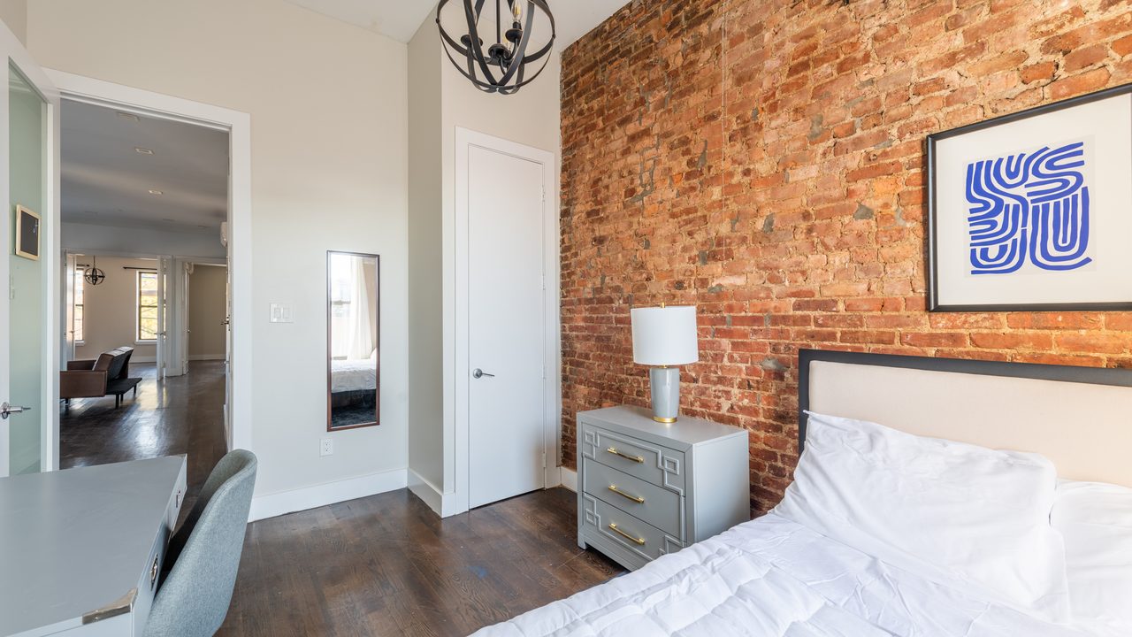 a room in Bushwick photo 4