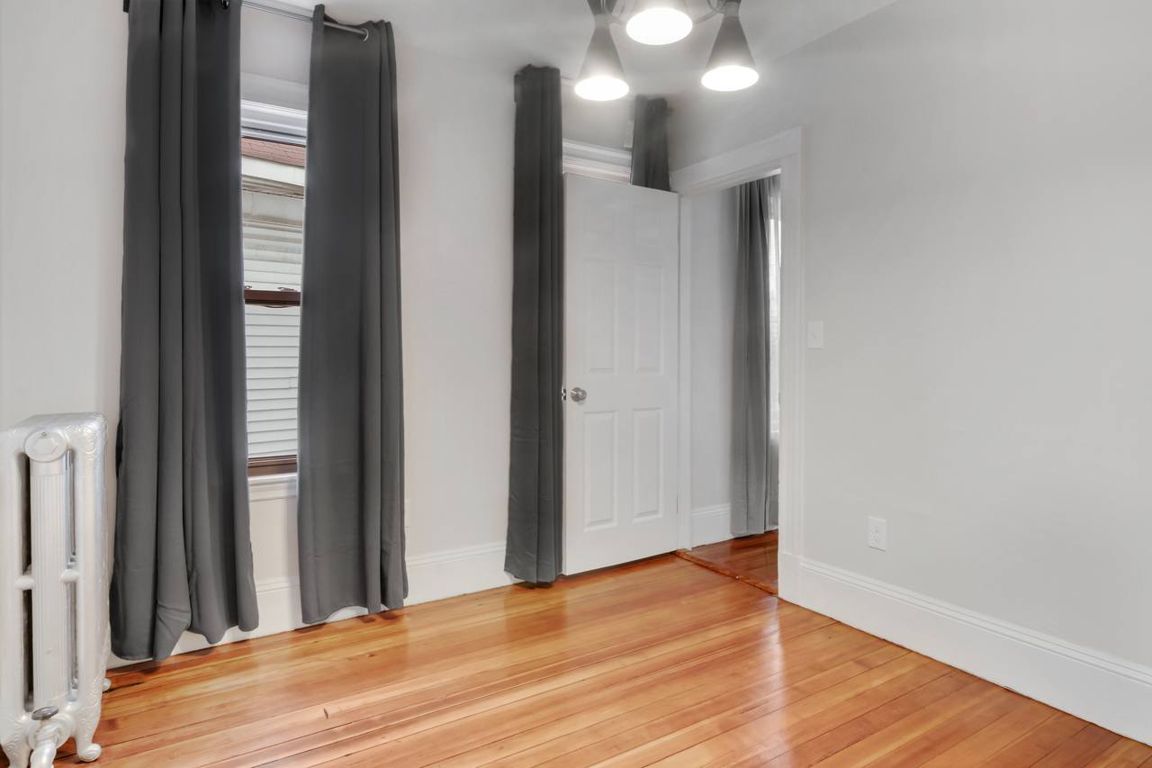 a room in Allston photo 3