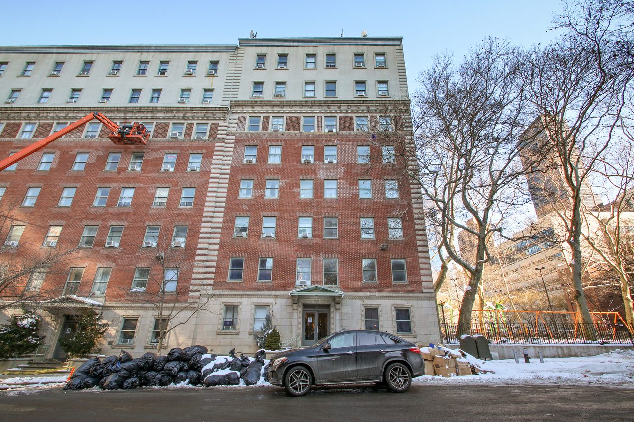 a room in Lincoln Square photo 9