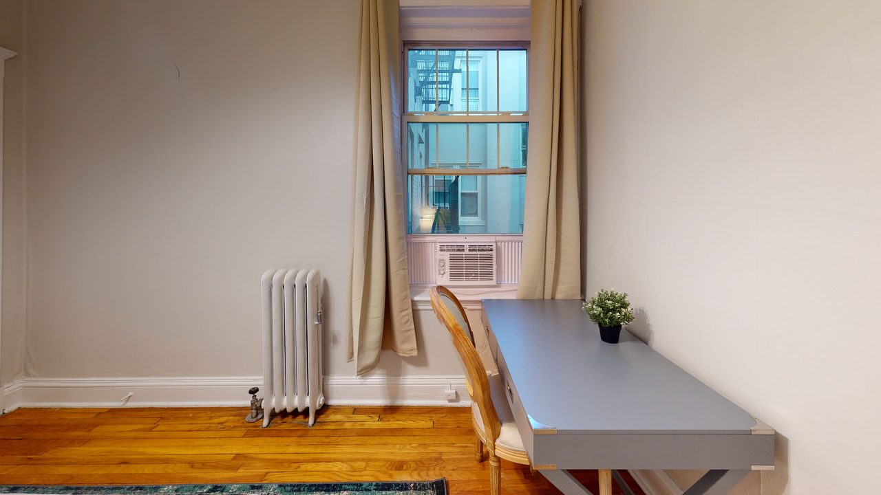 a room in Allston photo 4