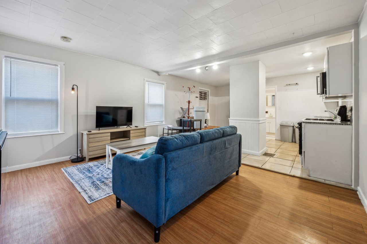 a room in East Cambridge photo 2