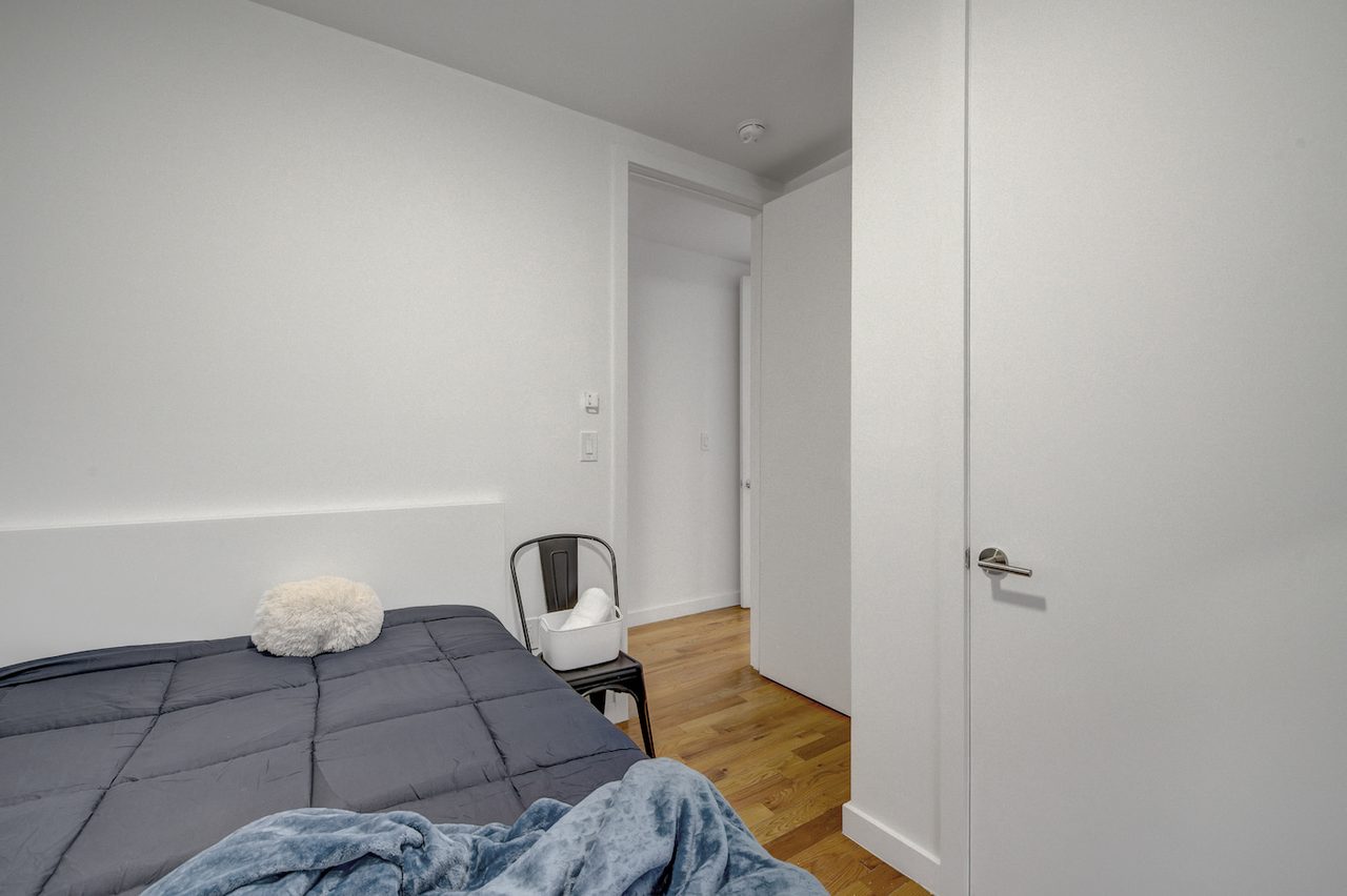a room in Flushing photo 2