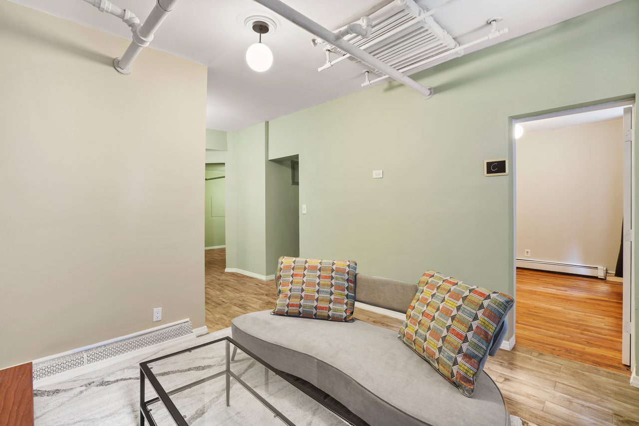 a room in Morningside Heights photo 4
