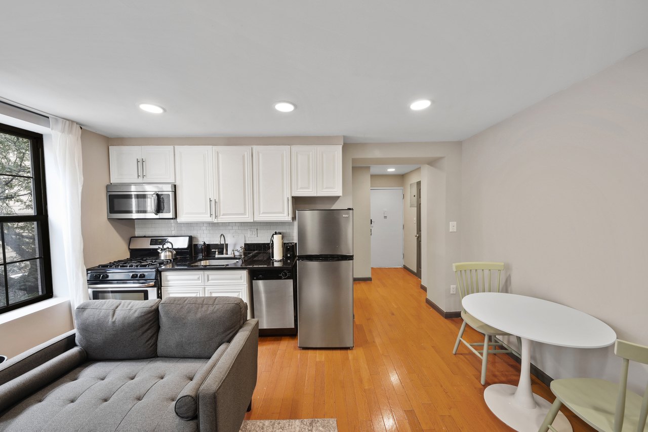 a room in East Village photo 7