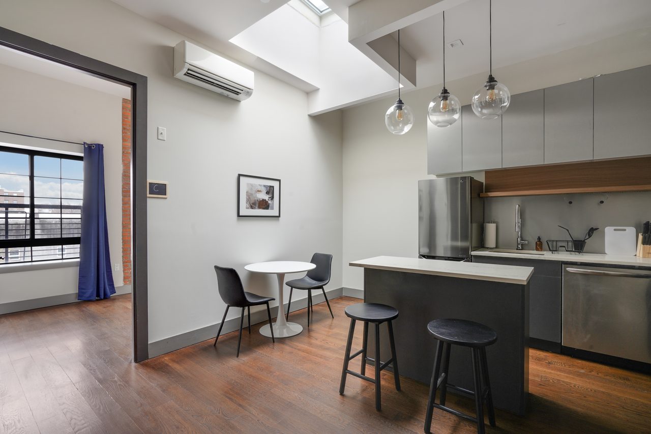 a room in Bedford-Stuyvesant photo 7