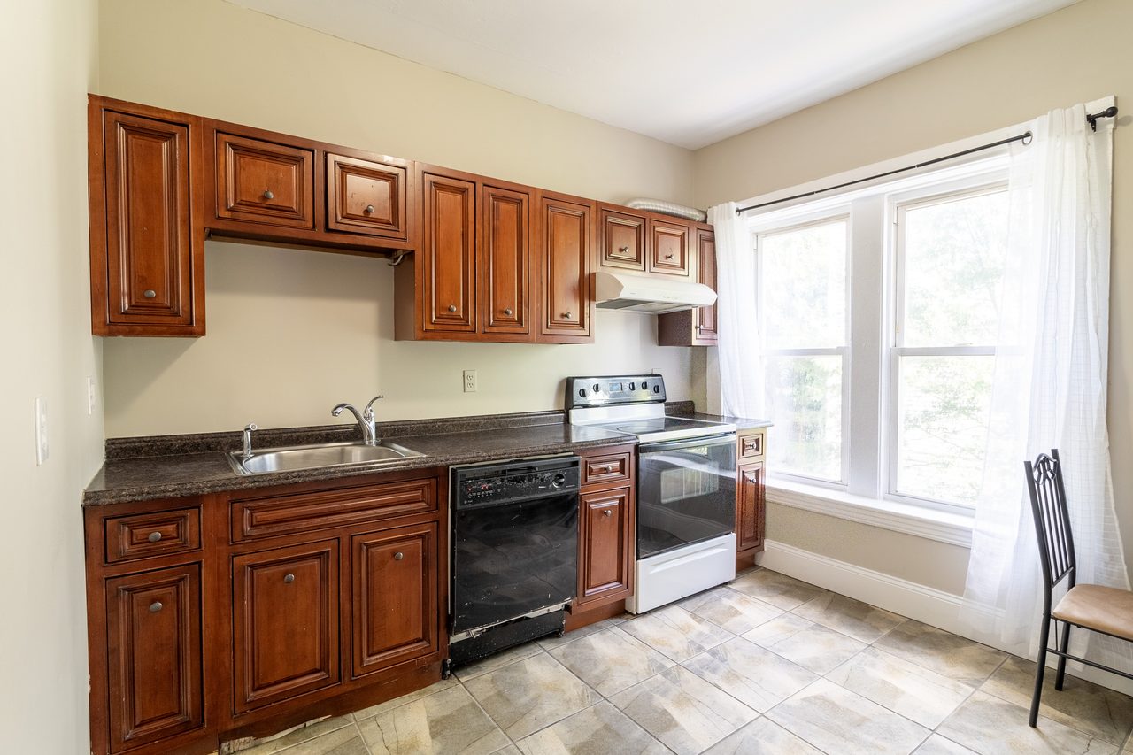 a room in Lower Allston photo 5
