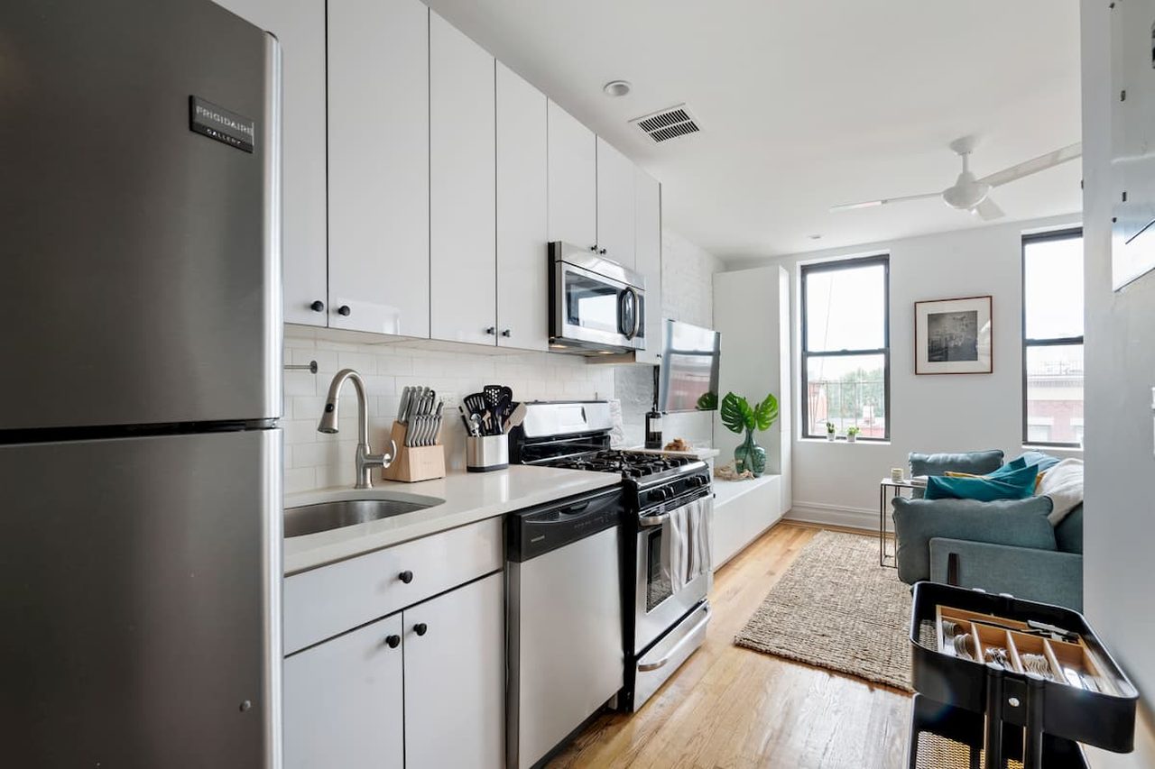 a room in Greenpoint photo 5