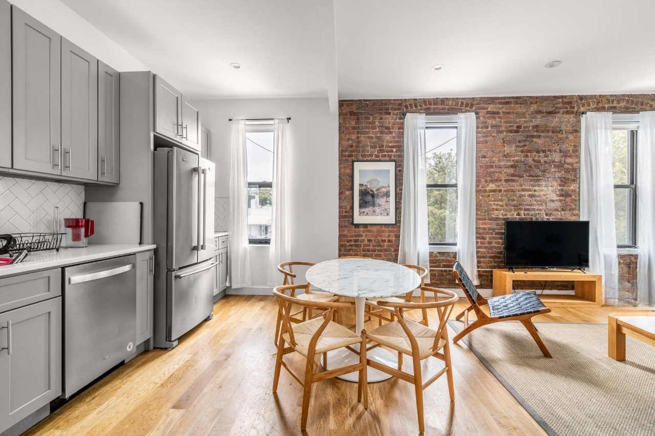 a room in Ridgewood photo 4