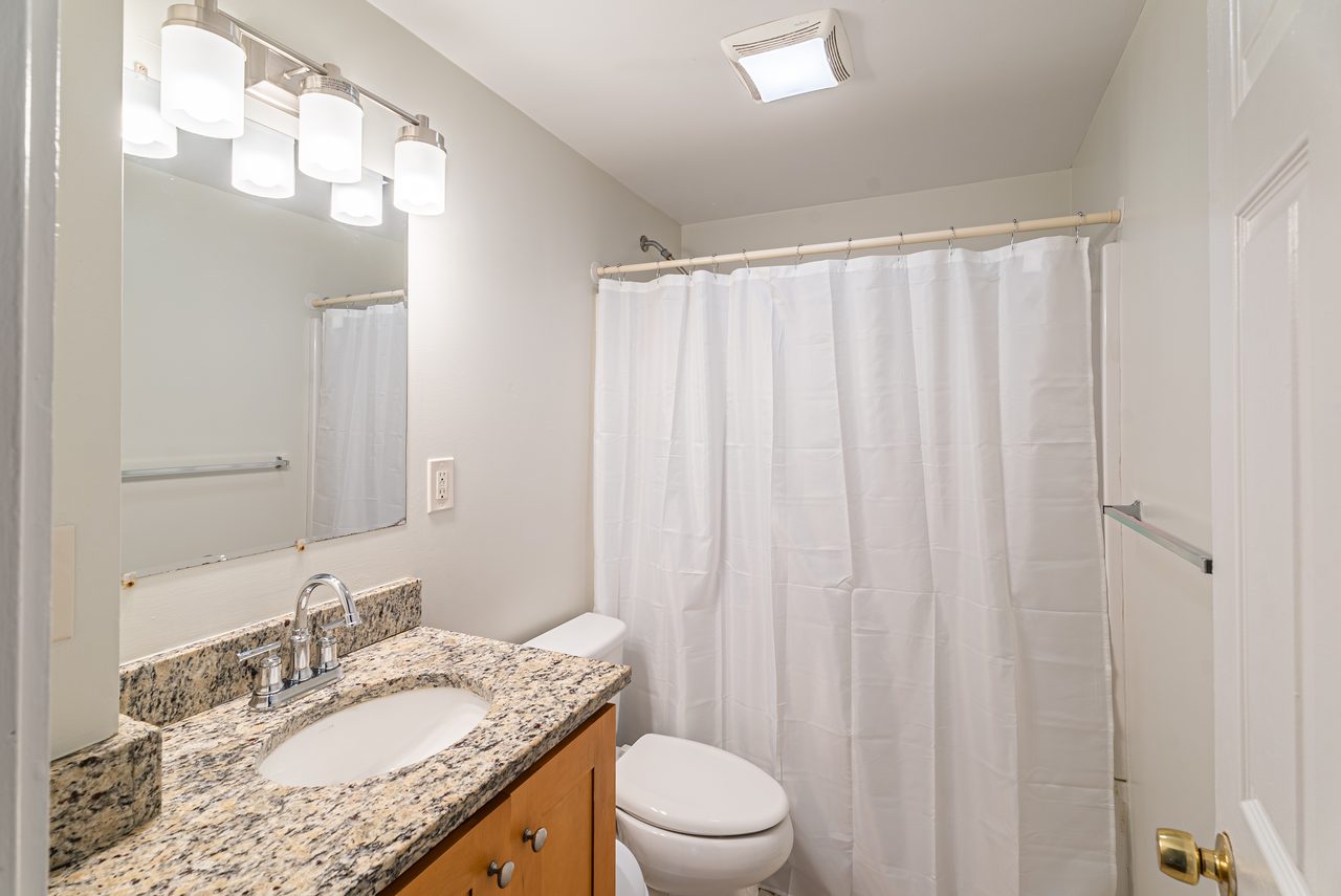 a room in Allston photo 5