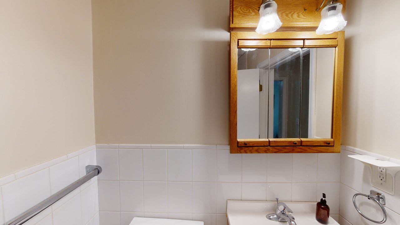 a room in Wellington-Harrington photo 8