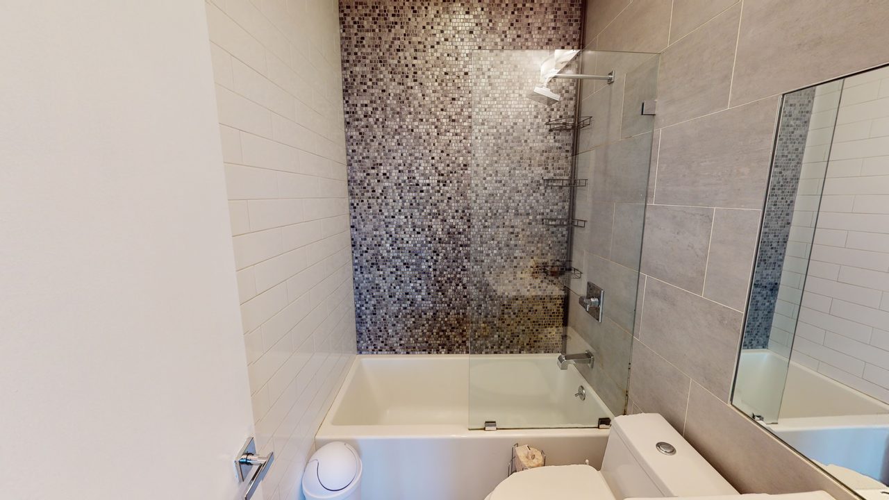 a room in Bedford-Stuyvesant photo 8