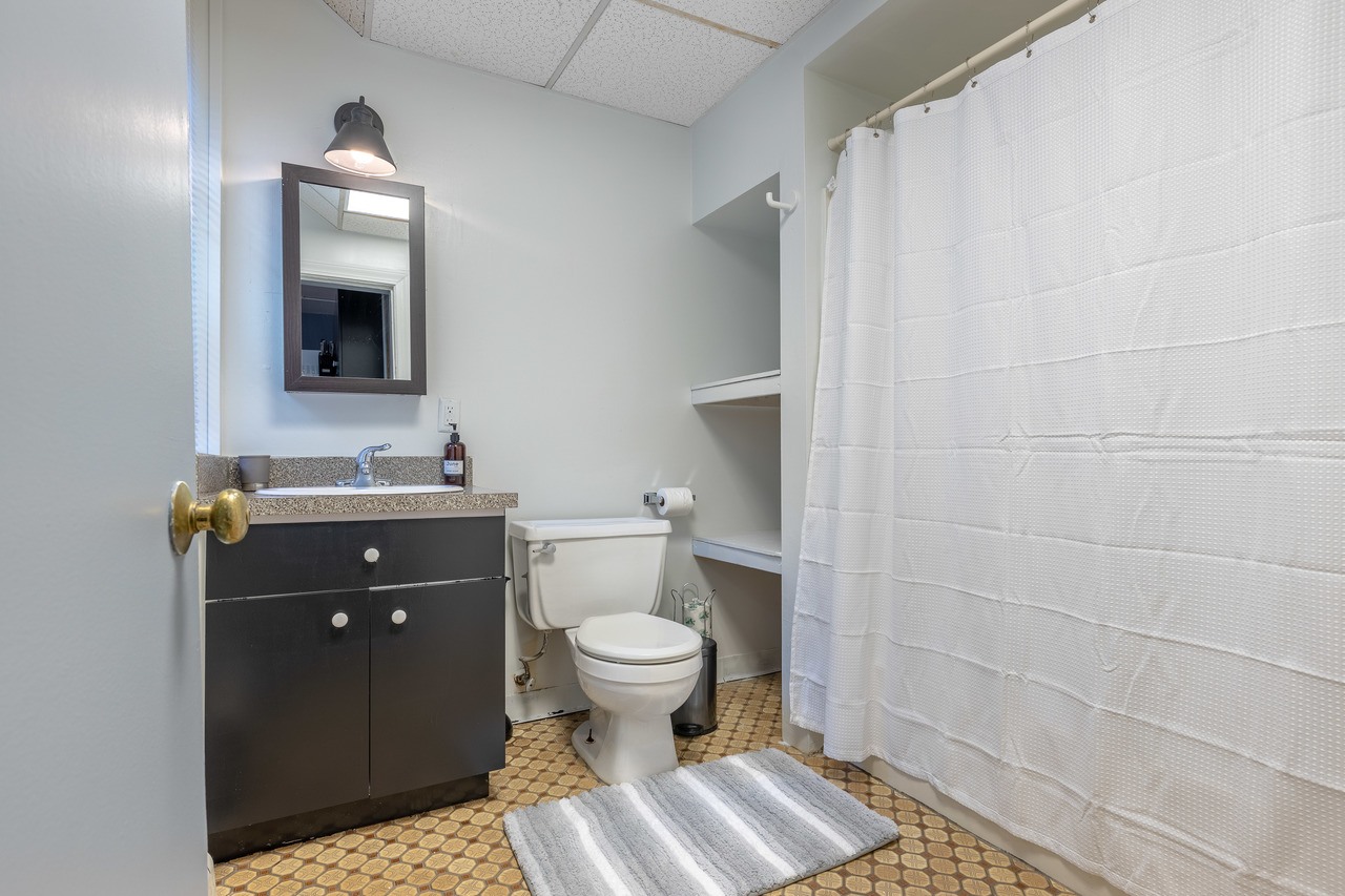 a room in North End photo 8