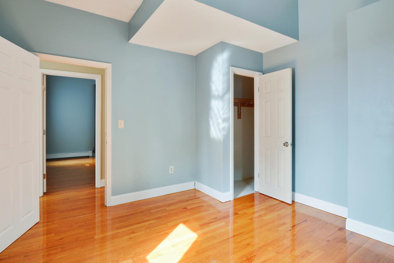 a room in Allston photo 4