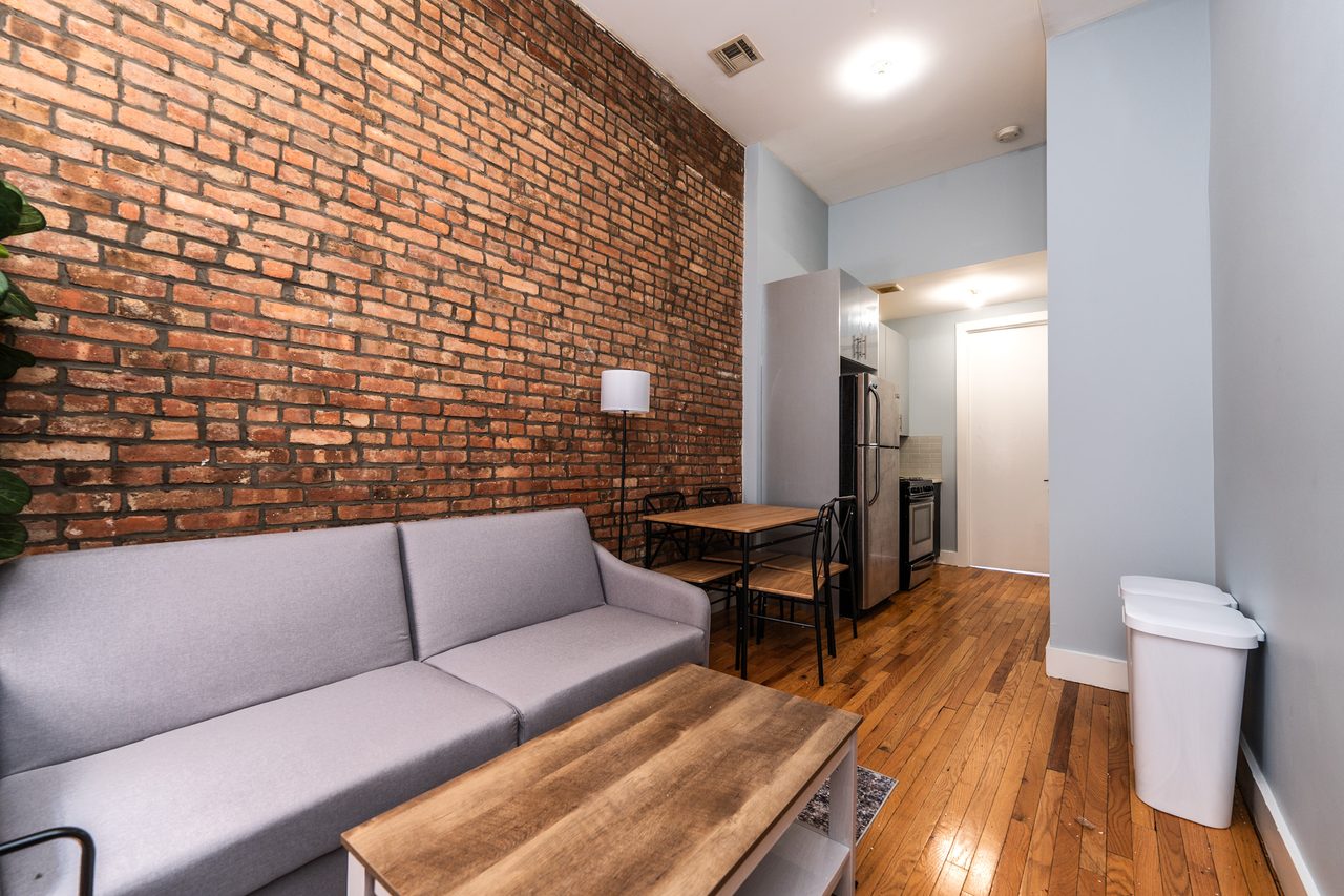 a room in Ocean Hill photo 5