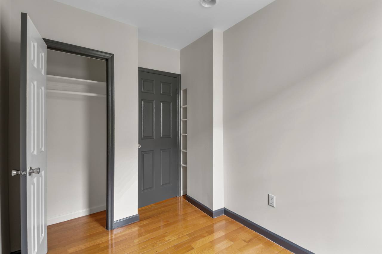 a room in East Village photo 4