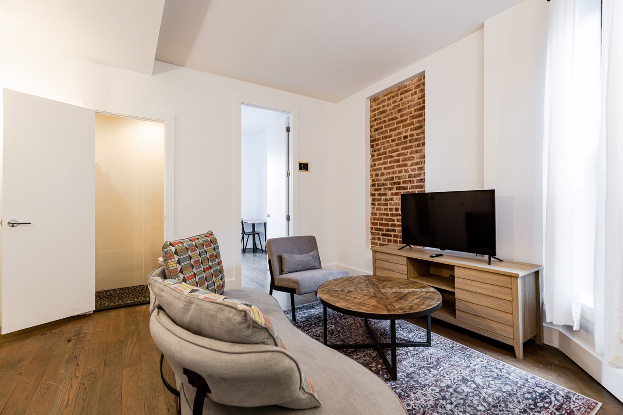 a room in Crown Heights photo 6
