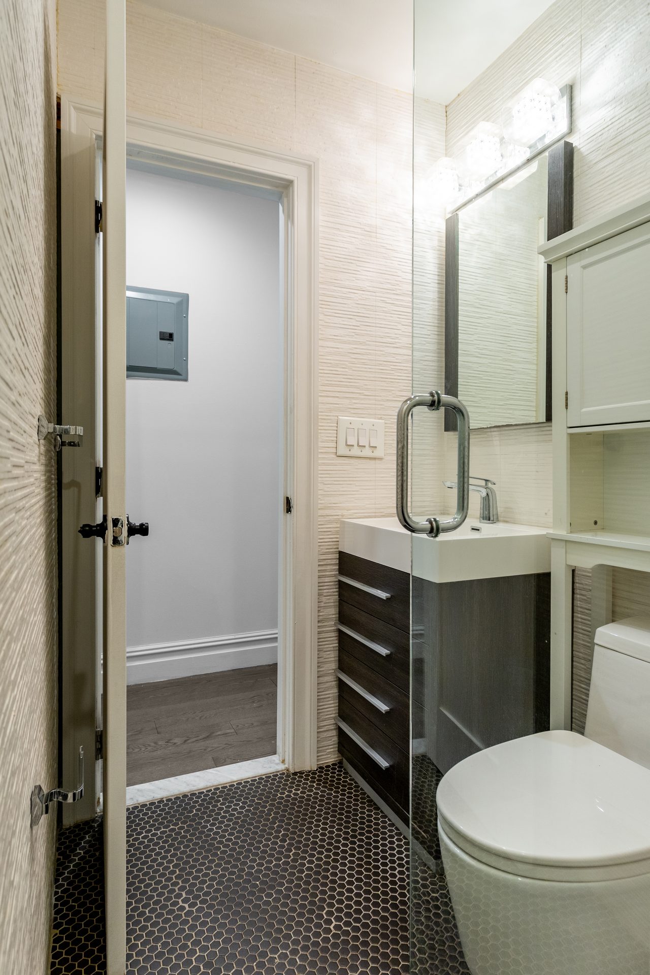 a room in East Village photo 3