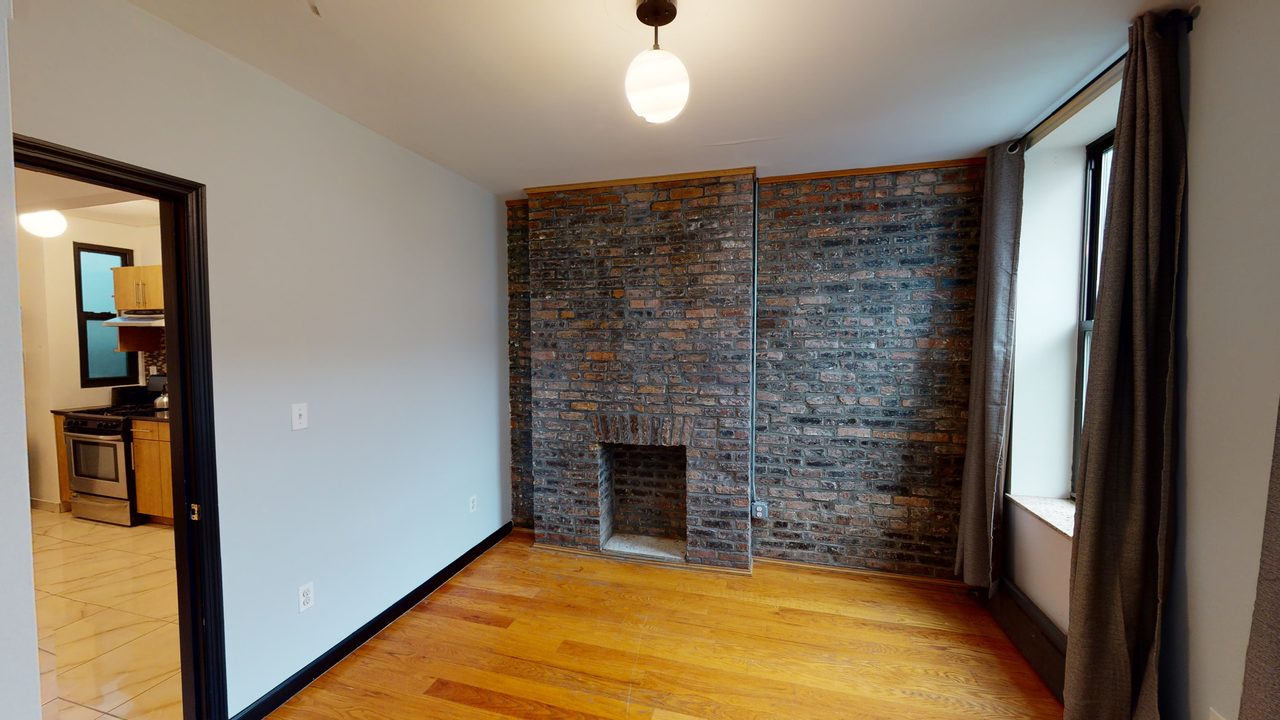 a room in East Harlem photo 2