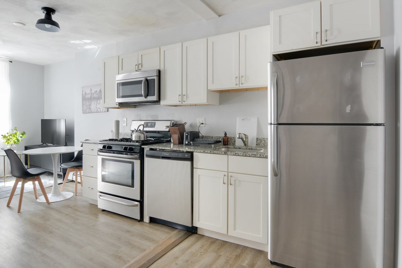 a room in North End photo 6