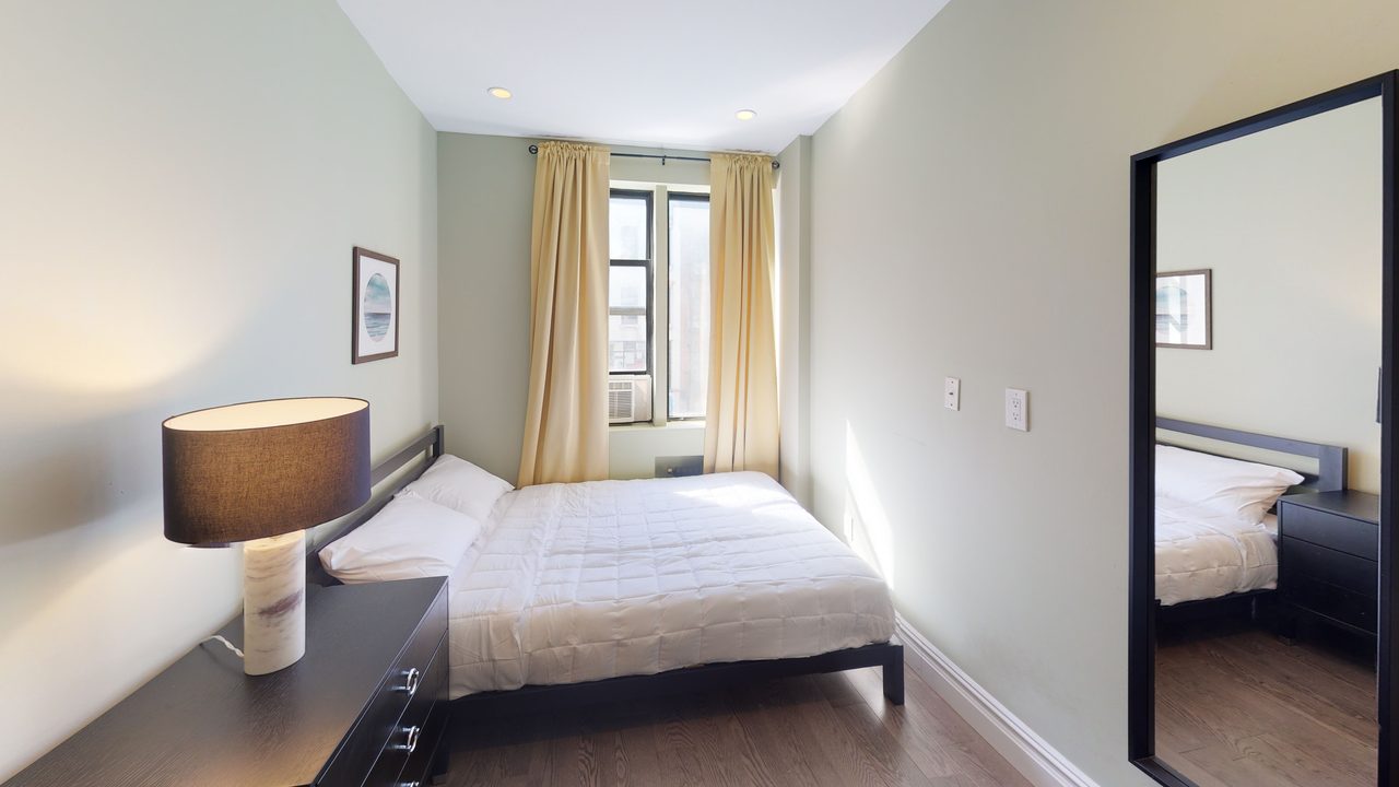 a room in East Village photo 4