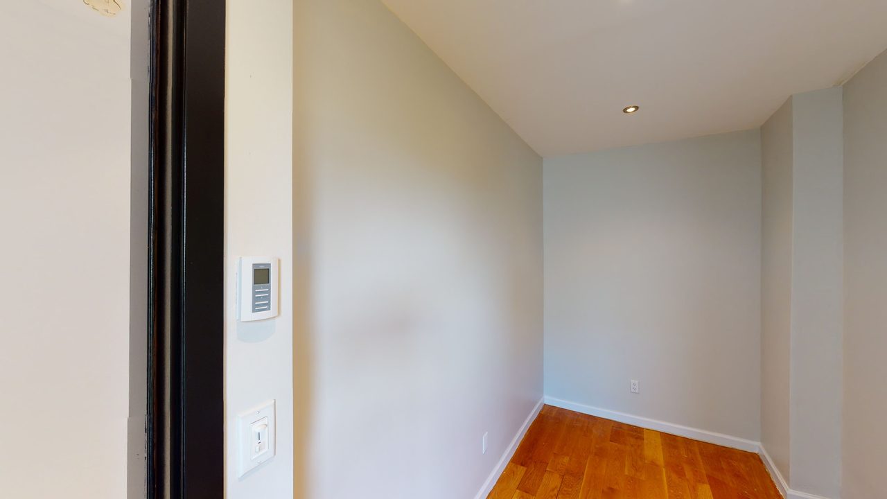 a room in Morningside Heights photo 4