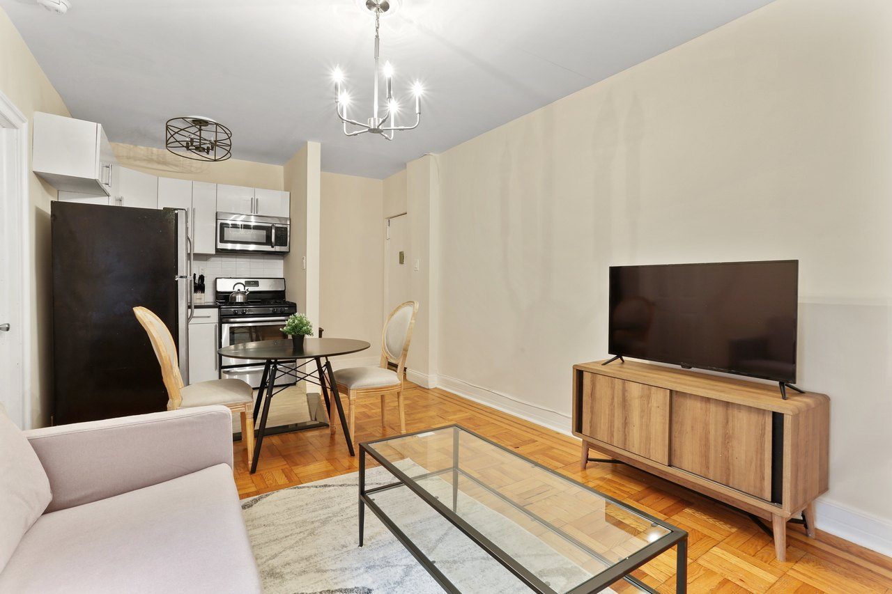 a room in East Harlem photo 3