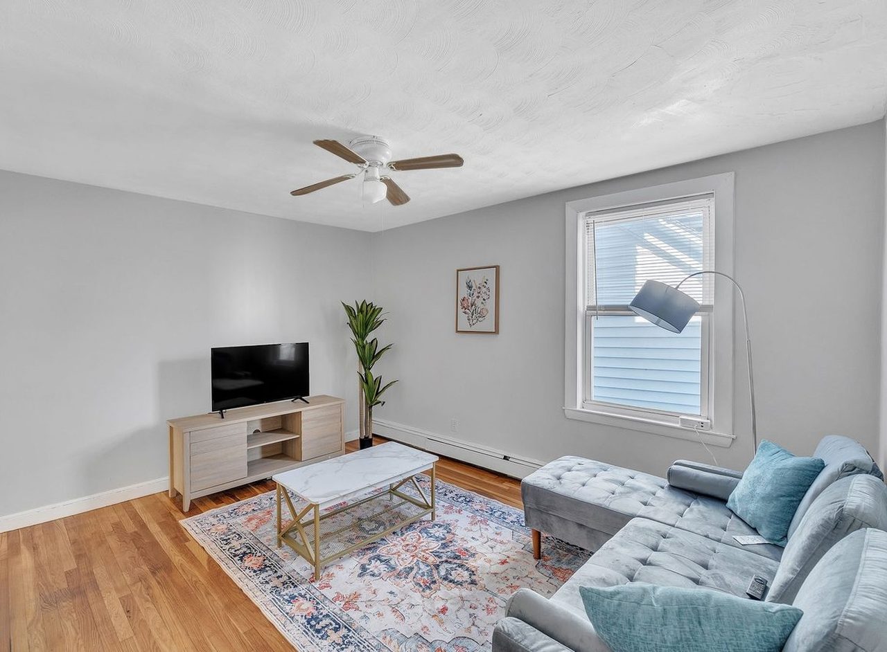 a room in East Cambridge photo 3