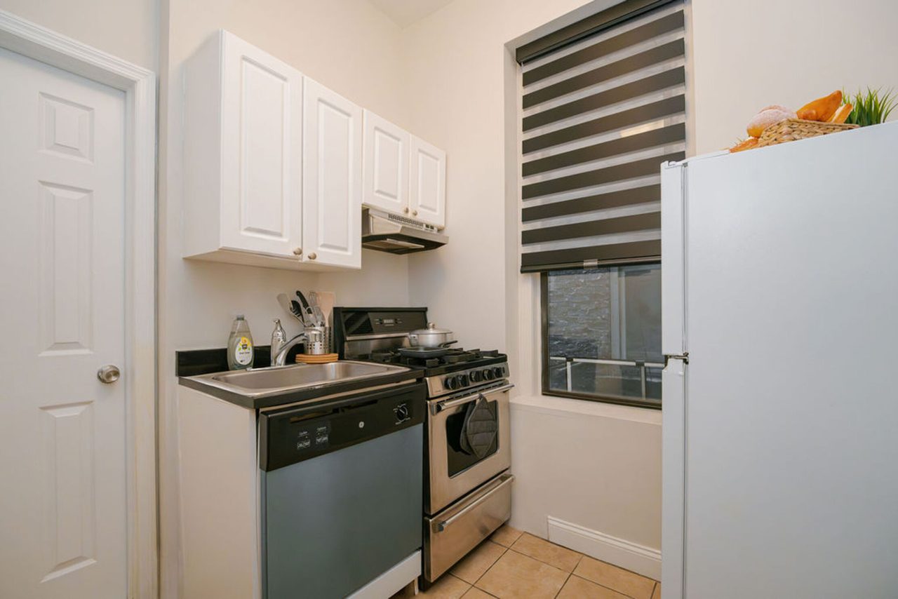 a room in East Village photo 3