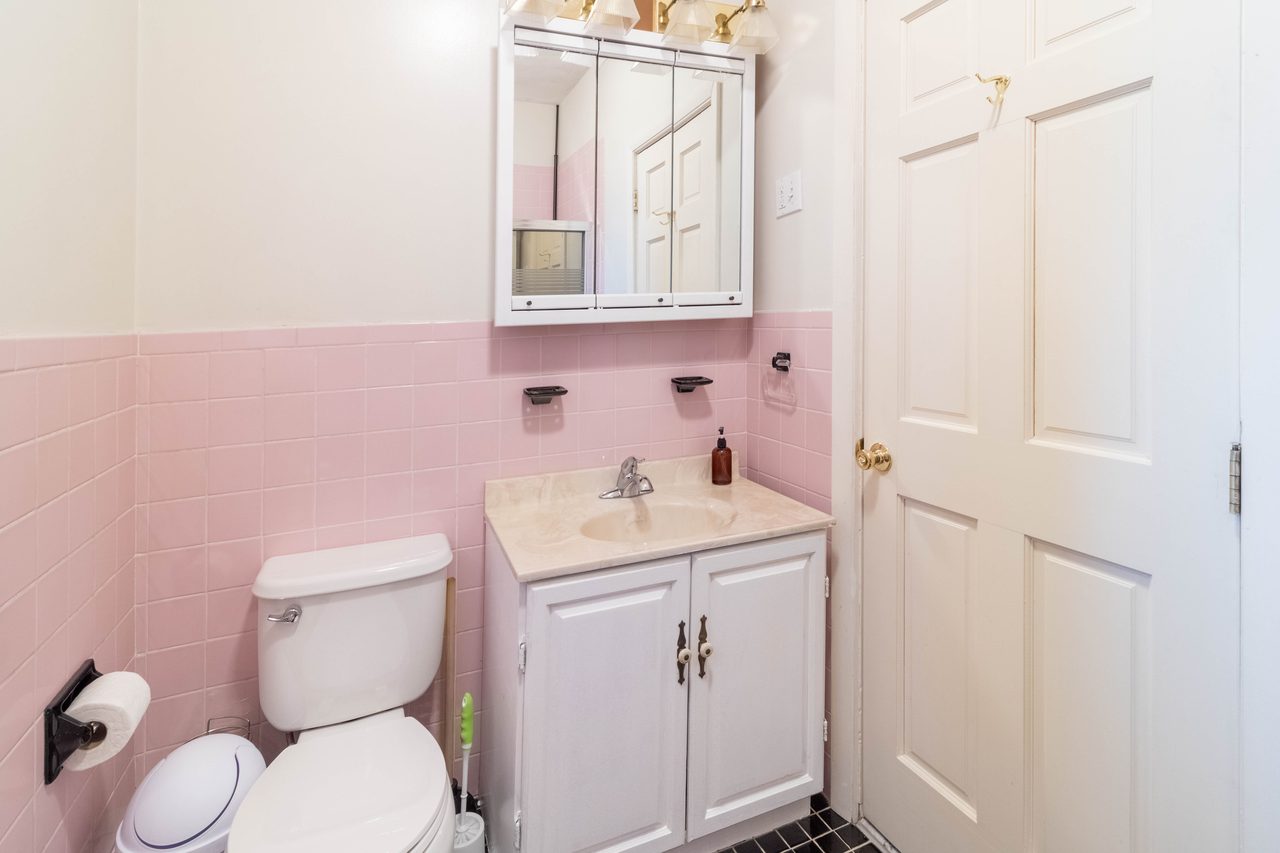 a room in Wellington-Harrington photo 8