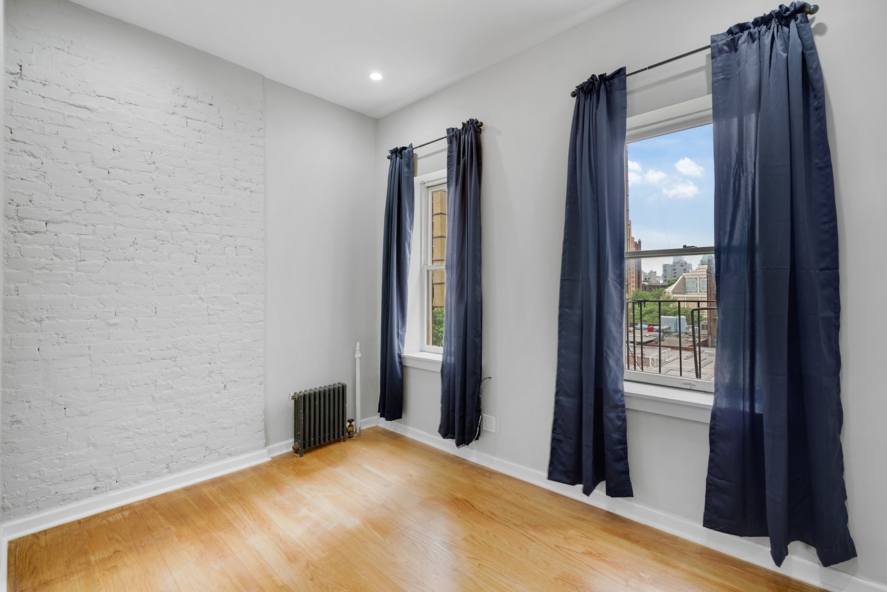 a room in Upper East Side photo 3