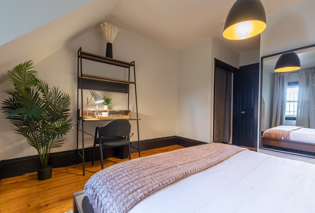 a room in Allston photo 3