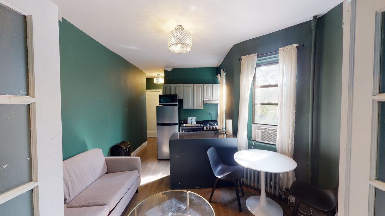 a room in East Village photo 8