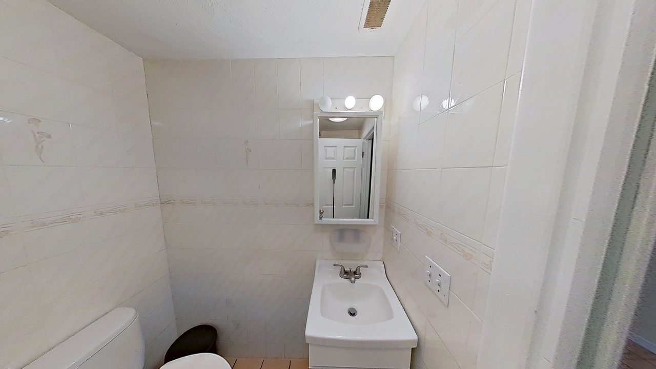 a room in East Boston photo 9