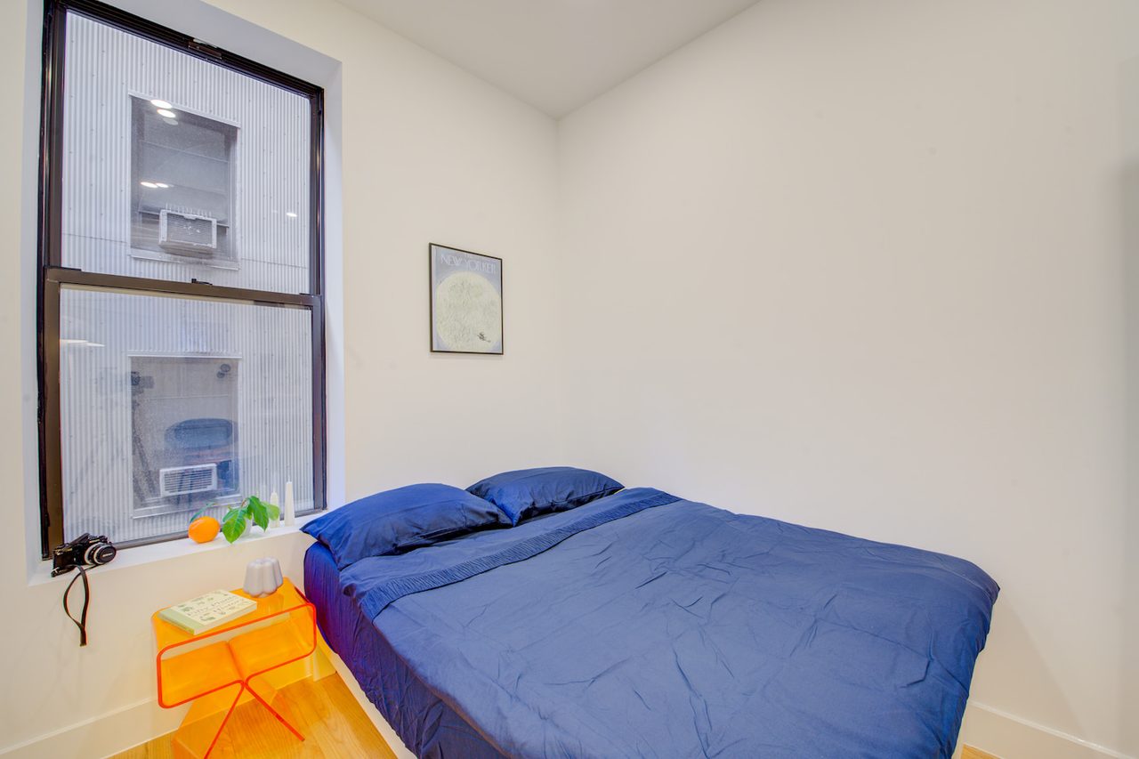 a room in Morningside Heights photo 3