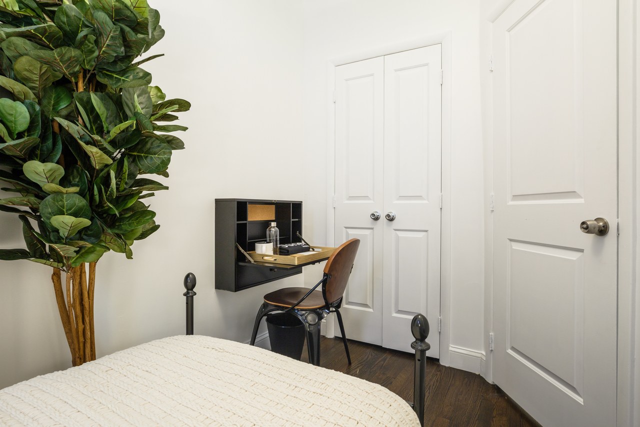 a room in Crown Heights photo 2