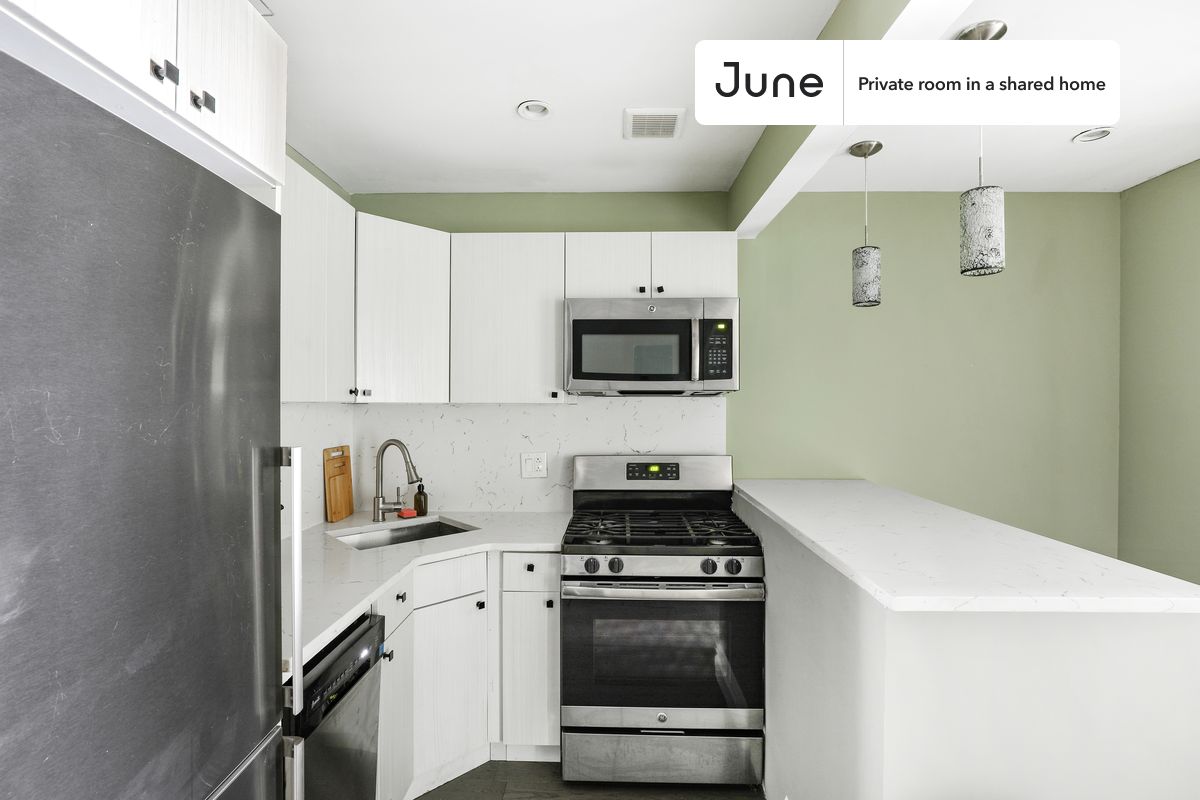 a room in East Village photo 5