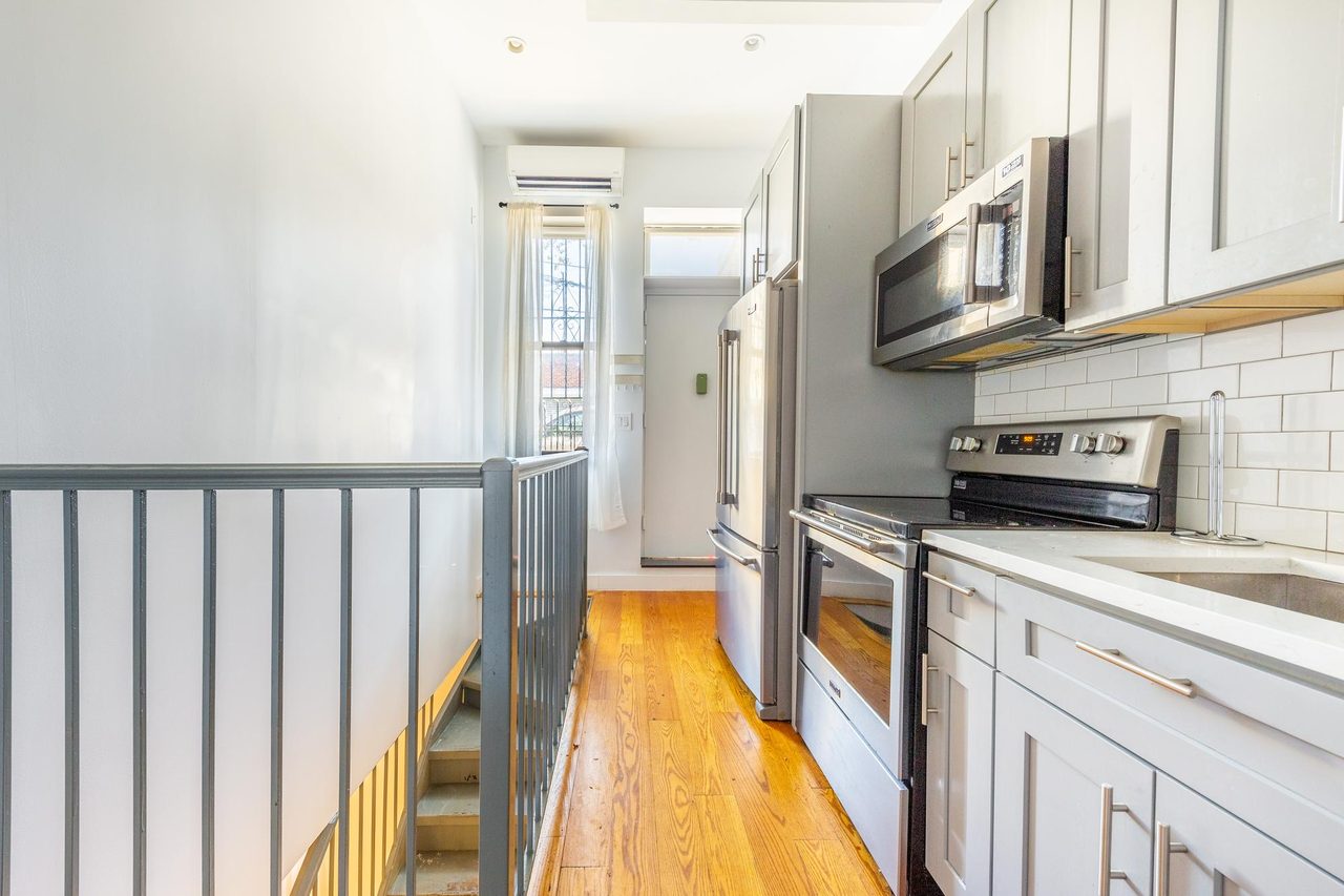 a room in Ridgewood photo 7