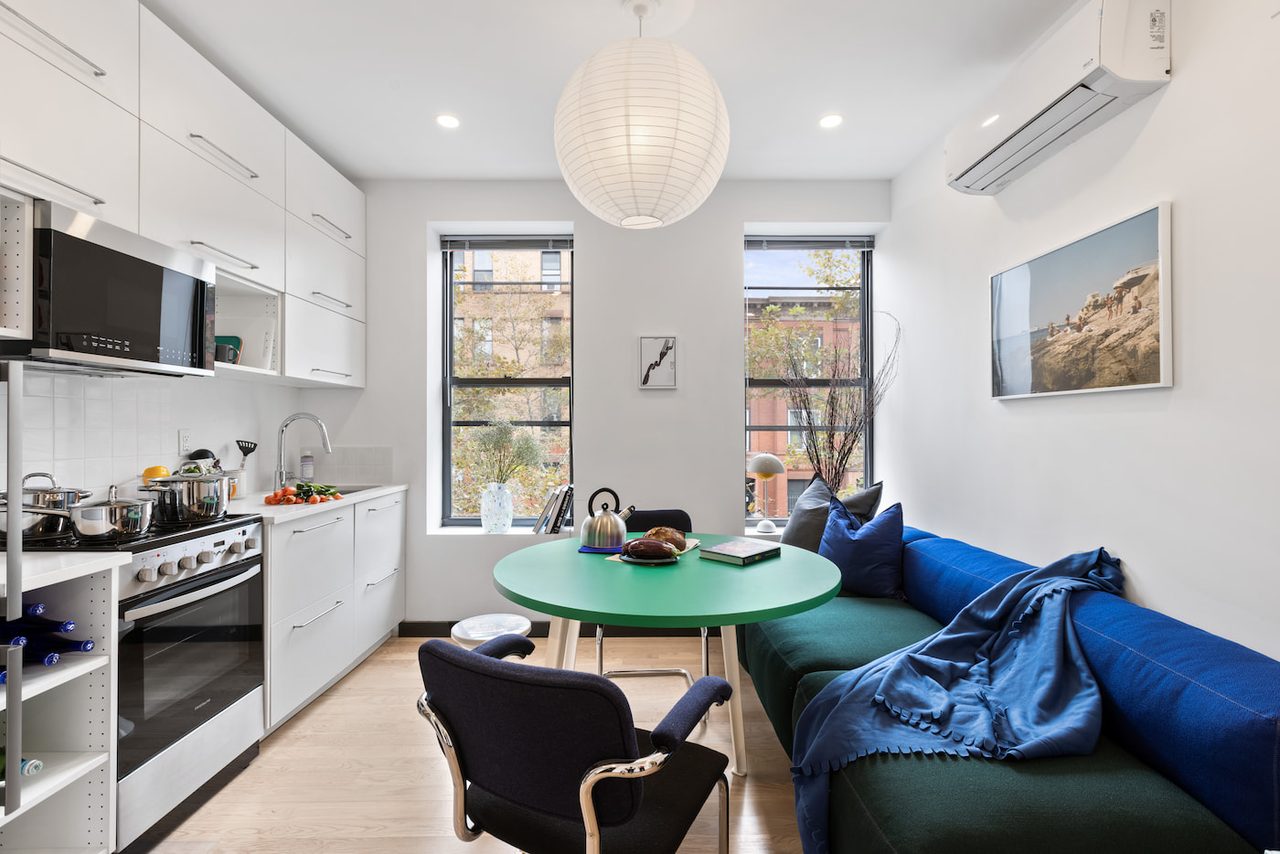 a room in Bedford-Stuyvesant photo 6