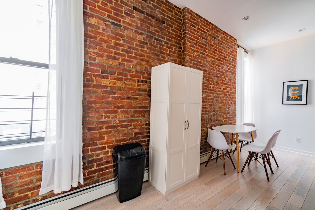 a room in Sutton Place photo 8