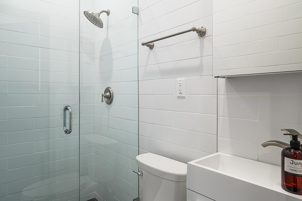 a room in Morningside Heights photo 8