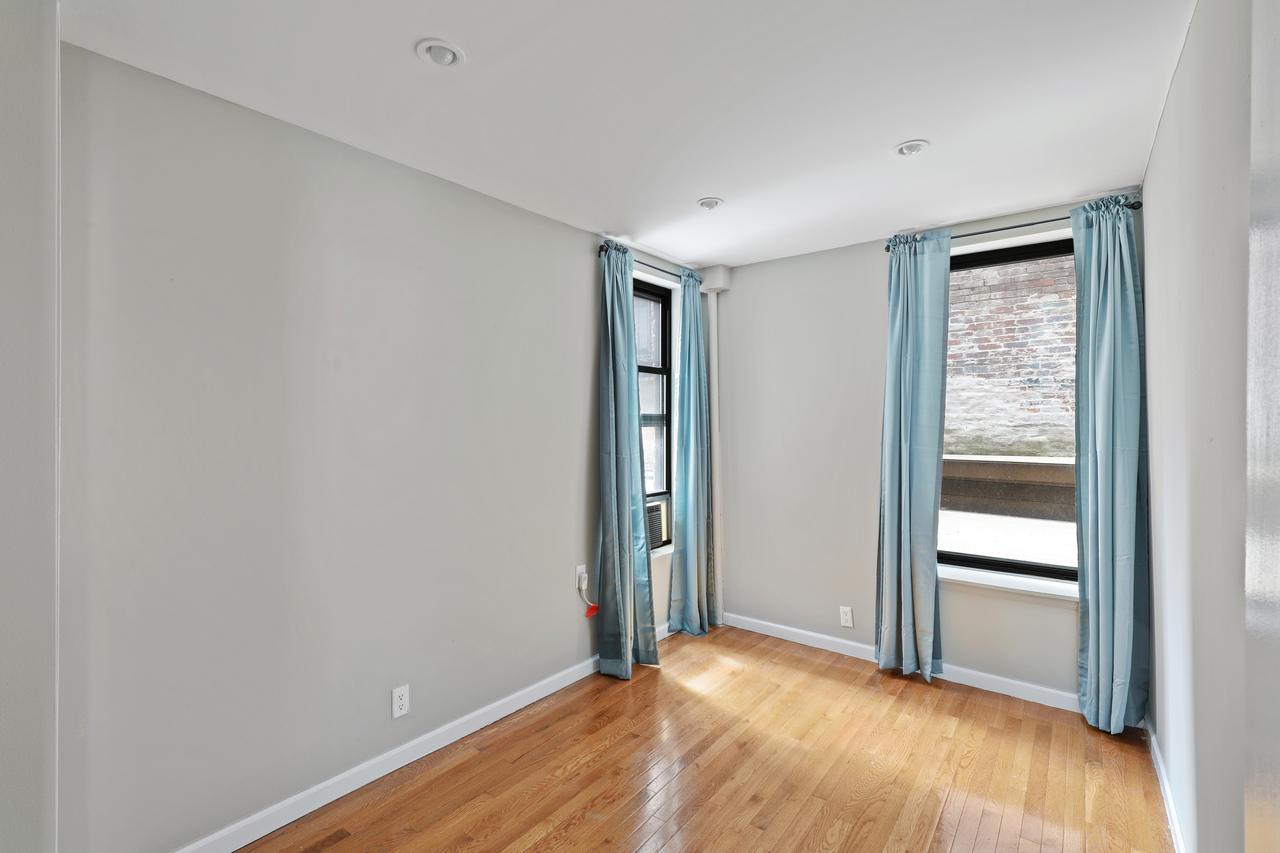 a room in East Village photo 3