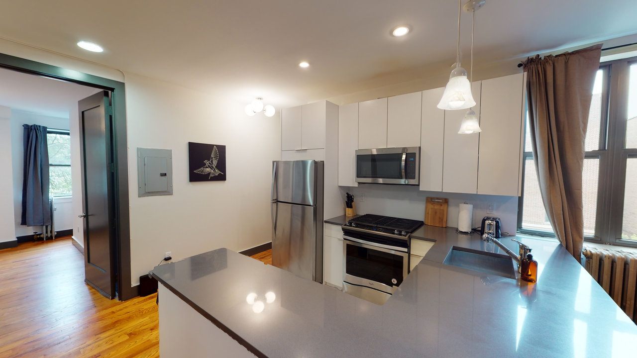 a room in Flatbush photo 5