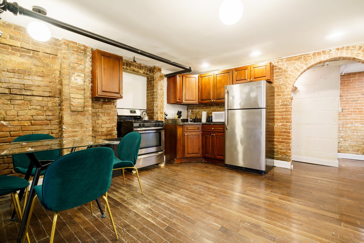 a room in Clinton Hill photo 4