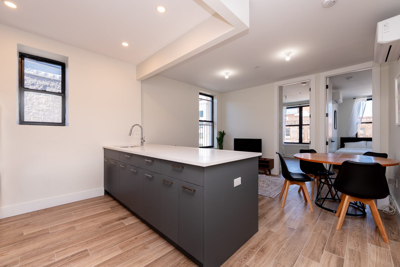 a room in Crown Heights photo 4